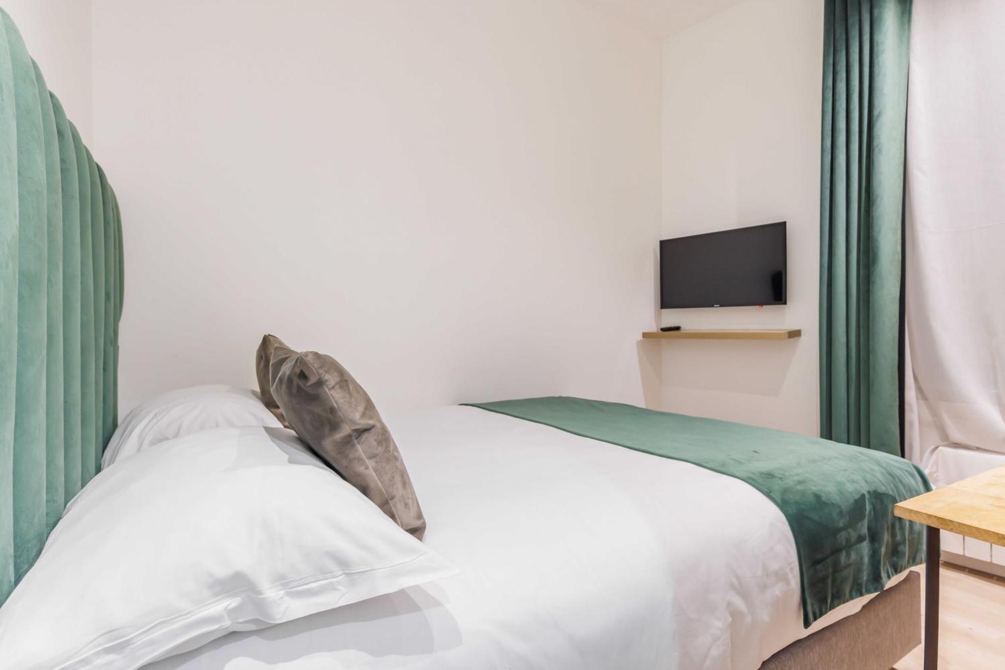 Appartement Charming Duplex Parisian T3 - Heart Of Saint-germain Parijs